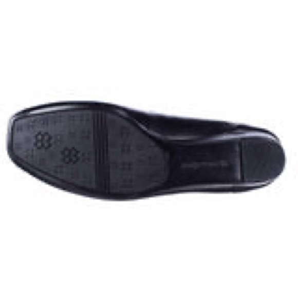 NWOT-Naturalizer Dove Wedge Flats - Picture 6 of 15